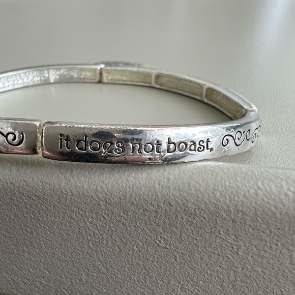 Love 💕 Is Stretchy Bracelet ✝️ - Picture 5 of 7